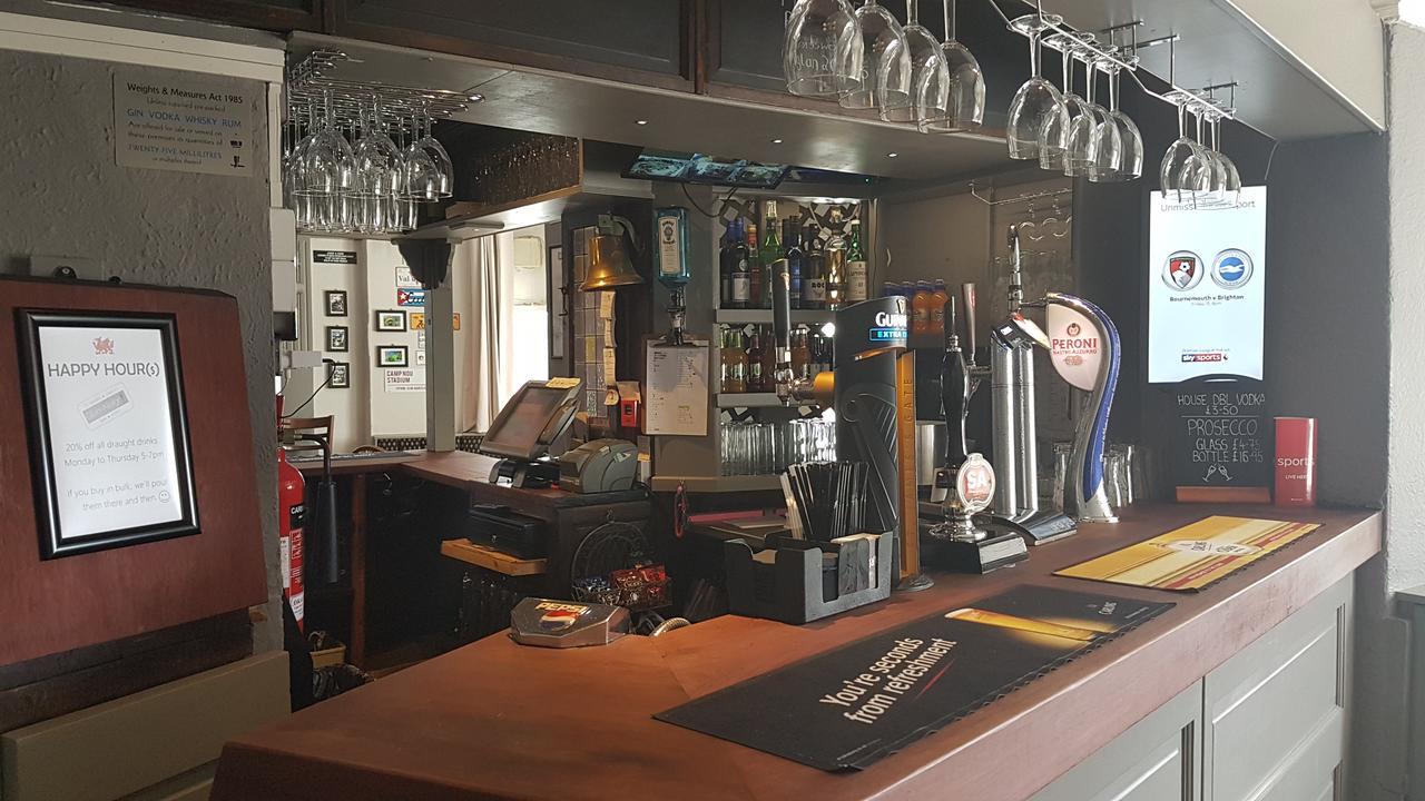 فندق روسنيجرفي  Glan-Neigr Bar المظهر الخارجي الصورة